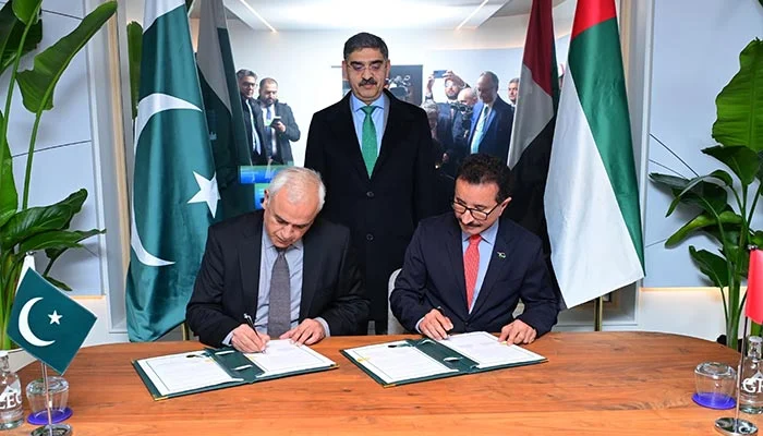 Pakistan & Dubai sign over $3bn investment pact